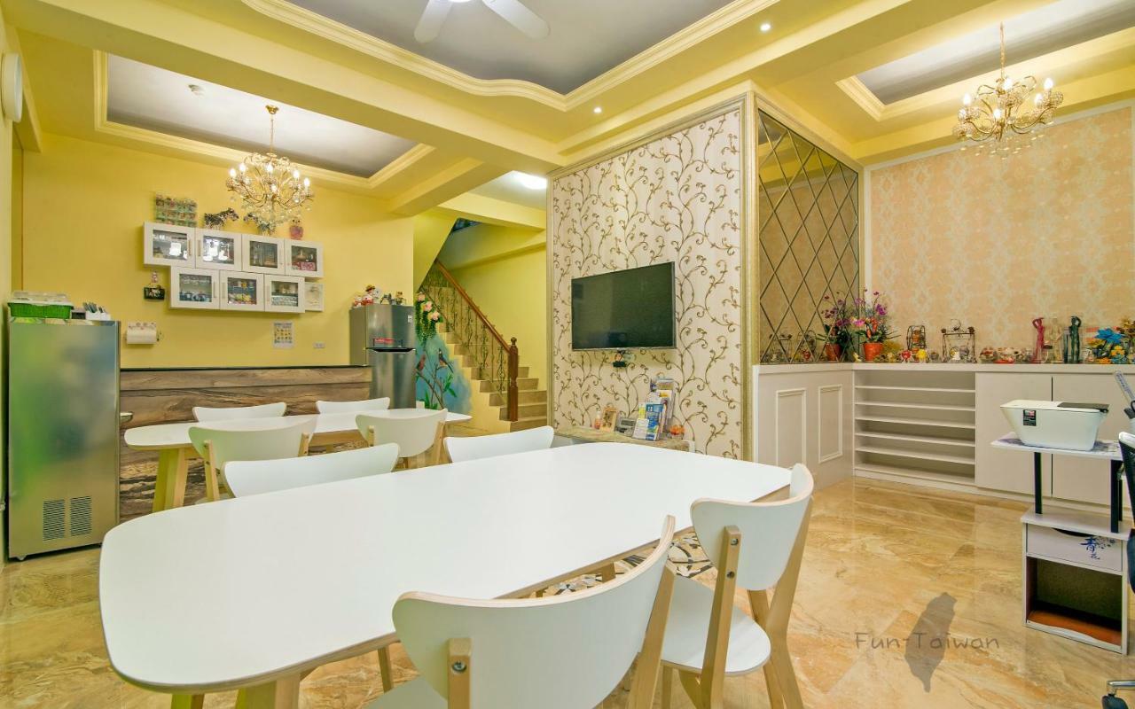 Holby No.8 Elevator Homestay T'ai-tung Esterno foto